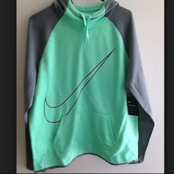 nike womens therma hoodie